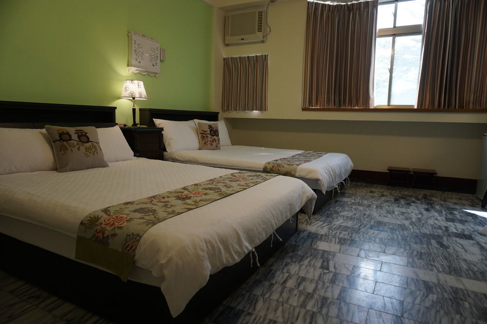 สเนล เทรล โฮเต็ล Bed & Breakfast Taitung ภายนอก รูปภาพ