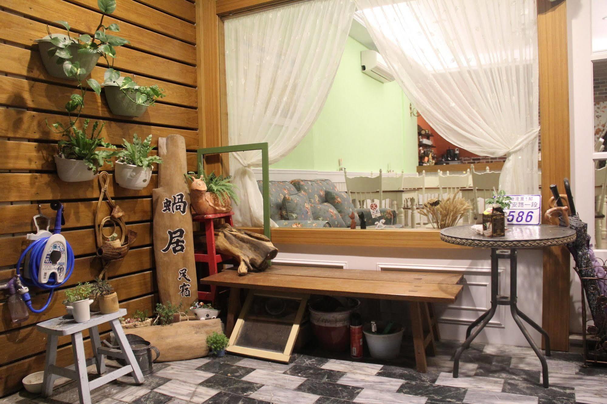 สเนล เทรล โฮเต็ล Bed & Breakfast Taitung ภายนอก รูปภาพ