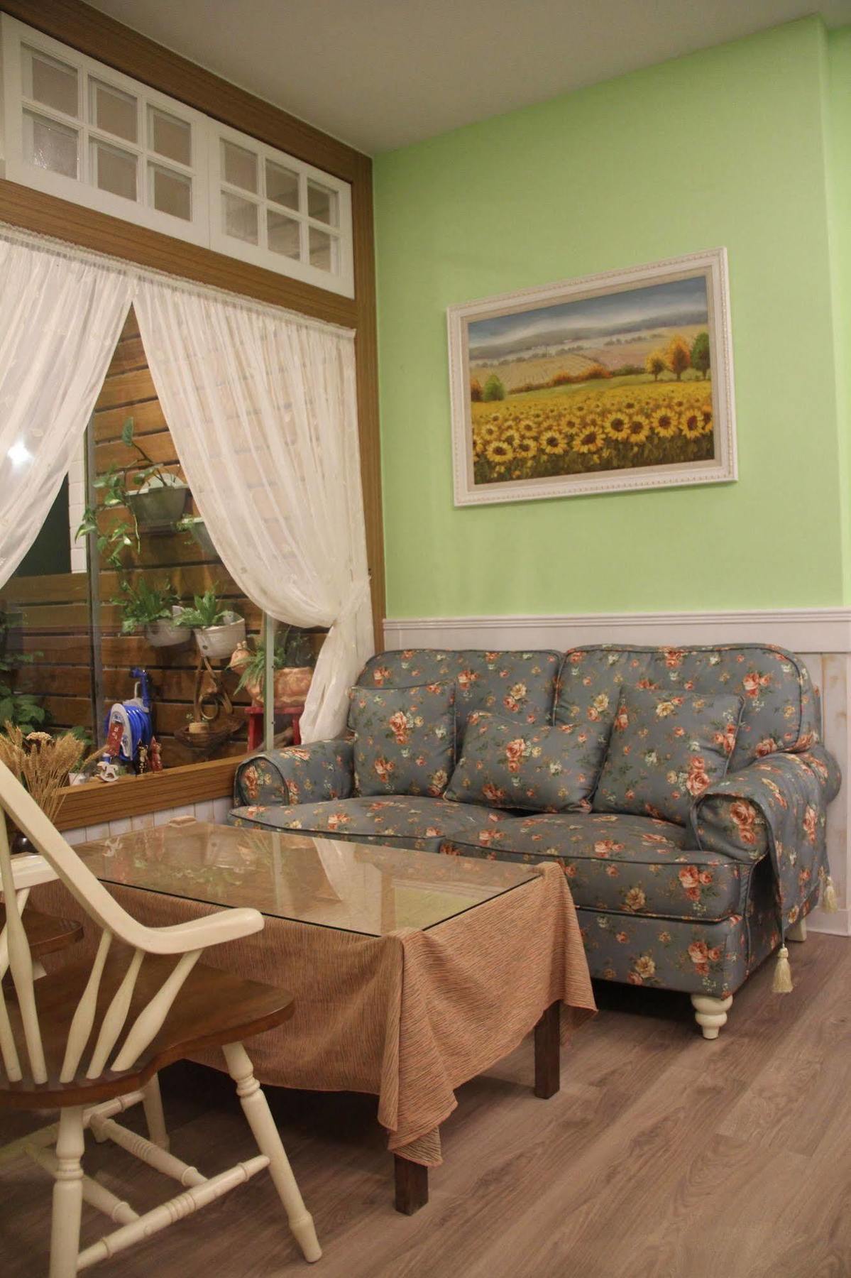 สเนล เทรล โฮเต็ล Bed & Breakfast Taitung ภายนอก รูปภาพ